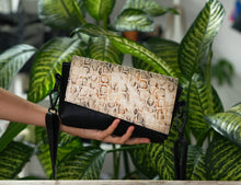 Kép betöltése a galériamegjelenítőbe: Bőr crossbody táska
