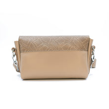 Kép betöltése a galériamegjelenítőbe: Bőr crossbody táska
