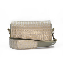 Kép betöltése a galériamegjelenítőbe: Bőr crossbody táska
