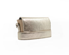 Încărcați imaginea în vizualizatorul Galeriei, Geantă crossbody din piele
