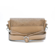 Kép betöltése a galériamegjelenítőbe: Bőr crossbody táska
