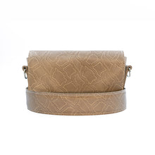 Kép betöltése a galériamegjelenítőbe: Bőr crossbody táska
