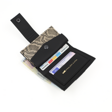 Încărcați imaginea în vizualizatorul Galeriei, Portofel mic din piele
