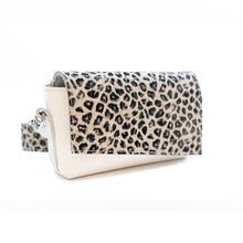 Kép betöltése a galériamegjelenítőbe: Bőr crossbody táska
