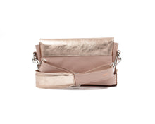 Încărcați imaginea în vizualizatorul Galeriei, Geantă crossbody din piele
