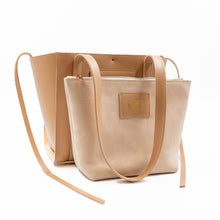 Încărcați imaginea în vizualizatorul Galeriei, Tote bag din piele
