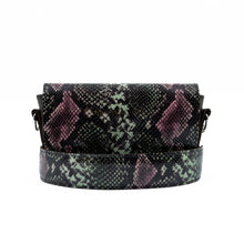 Kép betöltése a galériamegjelenítőbe: Bőr crossbody táska
