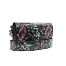 Kép betöltése a galériamegjelenítőbe: Bőr crossbody táska
