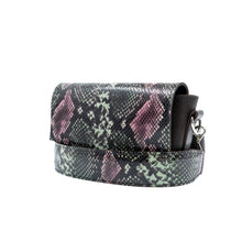 Kép betöltése a galériamegjelenítőbe: Bőr crossbody táska

