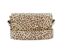 Încărcați imaginea în vizualizatorul Galeriei, Geantă crossbody din piele
