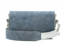 Încărcați imaginea în vizualizatorul Galeriei, Geantă crossbody din piele
