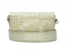 Kép betöltése a galériamegjelenítőbe: Bőr crossbody táska
