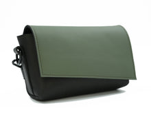 Încărcați imaginea în vizualizatorul Galeriei, Geantă crossbody din piele
