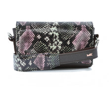 Load image into Gallery viewer, Leather Crossbody Bag
