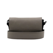 Kép betöltése a galériamegjelenítőbe: Bőr crossbody táska
