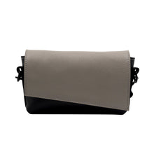 Kép betöltése a galériamegjelenítőbe: Bőr crossbody táska
