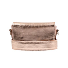Încărcați imaginea în vizualizatorul Galeriei, Geantă crossbody din piele
