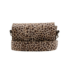 Kép betöltése a galériamegjelenítőbe: Bőr crossbody táska
