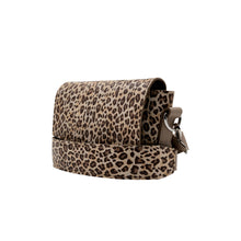 Kép betöltése a galériamegjelenítőbe: Bőr crossbody táska
