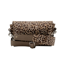 Kép betöltése a galériamegjelenítőbe: Bőr crossbody táska
