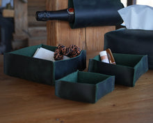 Kép betöltése a galériamegjelenítőbe: Bőr bortartó
