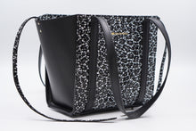 Încărcați imaginea în vizualizatorul Galeriei, Tote bag mic din piele
