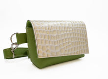 Kép betöltése a galériamegjelenítőbe: Bőr övtáska
