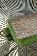 Kép betöltése a galériamegjelenítőbe: Bőr övtáska
