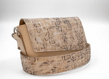 Load image into Gallery viewer, Leather Crossbody Bag
