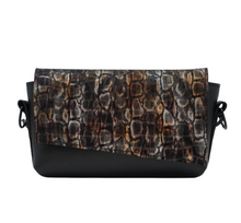 Kép betöltése a galériamegjelenítőbe: Bőr crossbody táska
