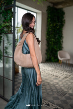 Kép betöltése a galériamegjelenítőbe: Noon bőr válltáska
