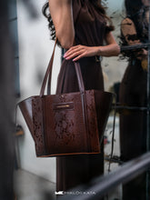Load image into Gallery viewer, Leather Tote Bag
