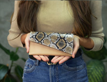 Load image into Gallery viewer, Leather Purse
