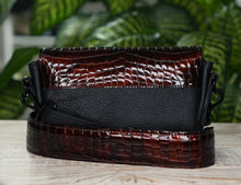 Load image into Gallery viewer, Leather Crossbody Bag
