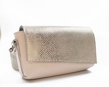 Încărcați imaginea în vizualizatorul Galeriei, Gold and beige crossbody bag on a white background
