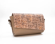 Load image into Gallery viewer, Leather Crossbody Bag
