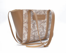 Încărcați imaginea în vizualizatorul Galeriei, Tote bag din piele
