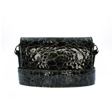 Încărcați imaginea în vizualizatorul Galeriei, Geantă crossbody din piele
