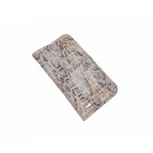 Încărcați imaginea în vizualizatorul Galeriei, Husă de ochelari din piele
