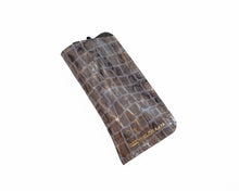 Încărcați imaginea în vizualizatorul Galeriei, Husă de ochelari din piele
