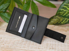 Încărcați imaginea în vizualizatorul Galeriei, Portofel mic din piele
