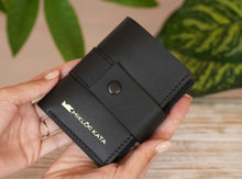Încărcați imaginea în vizualizatorul Galeriei, Portofel mic din piele
