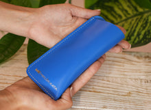 Încărcați imaginea în vizualizatorul Galeriei, Husă de ochelari din piele
