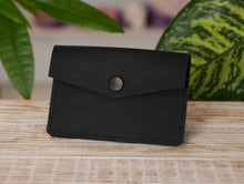 Încărcați imaginea în vizualizatorul Galeriei, Portcard din piele
