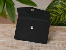 Încărcați imaginea în vizualizatorul Galeriei, Portcard din piele
