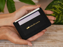 Încărcați imaginea în vizualizatorul Galeriei, Portcard din piele
