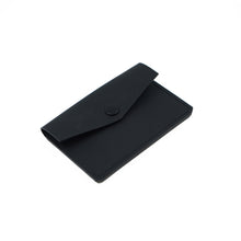 Încărcați imaginea în vizualizatorul Galeriei, Portcard din piele
