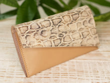 Load image into Gallery viewer, Leather Purse
