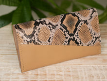 Load image into Gallery viewer, Leather Purse
