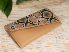 Load image into Gallery viewer, Leather Purse
